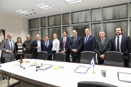 IAI和巴西桑托斯实验室合作应用精确农业无人机技术