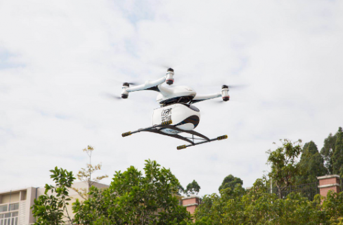 广州市政协委员熊逸放建议：增加无人机物流试点