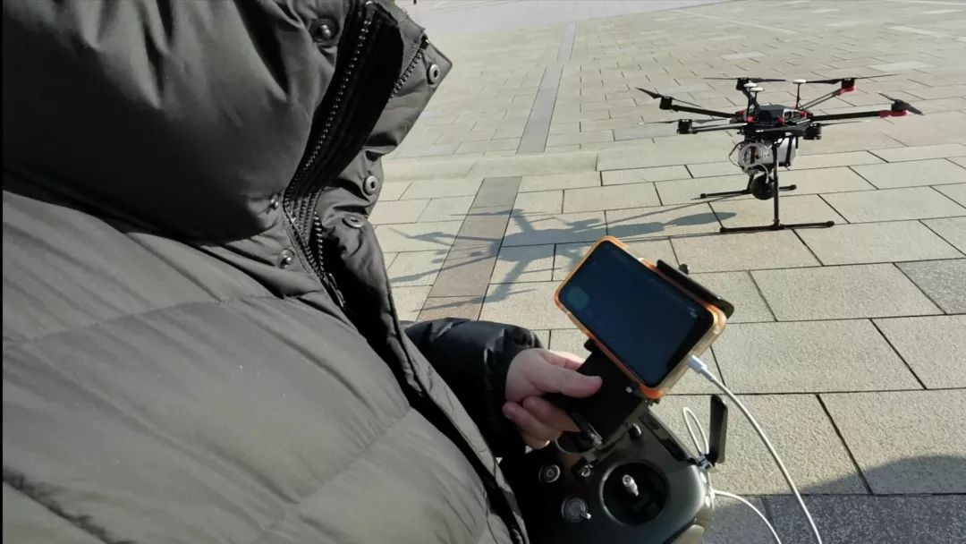 国内首个5G+无人机 城市立体安防在青试商用