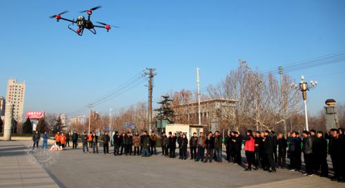 襄汾植保“无人机”飞进农户家