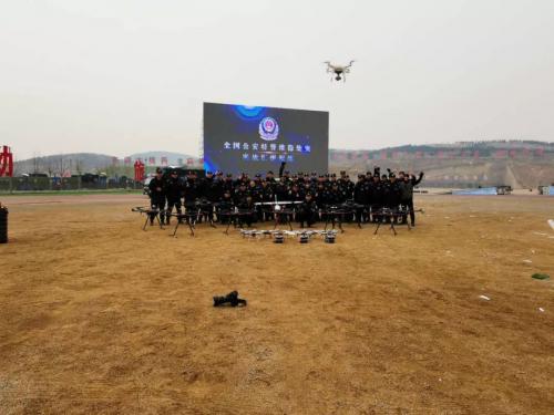 燃爆！维稳处突，穿上警服的大鹏……