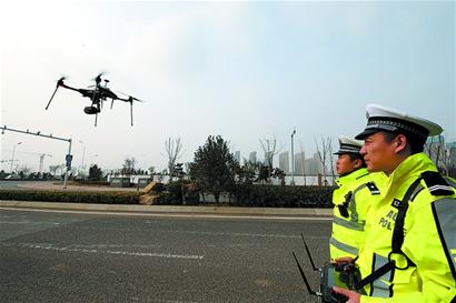 “无人机交警”在红岛上岗