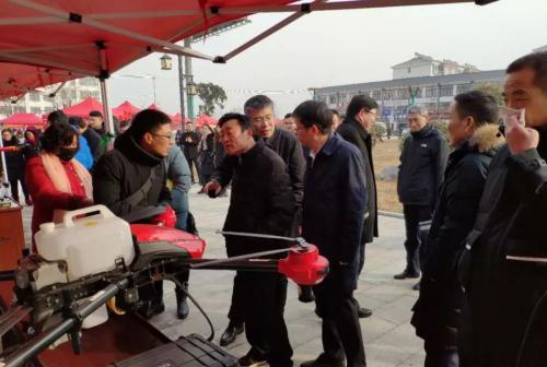 小年 | 旧俗新象, 科技成当代农民赶集宠儿