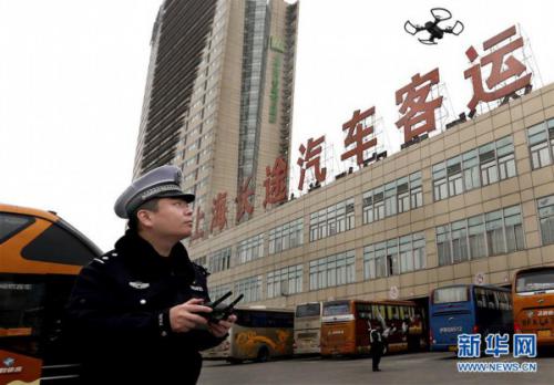 上海：无人机助力交警执法