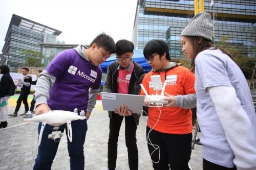 无人机x人工智能，助新一代软件工程师发现未来 