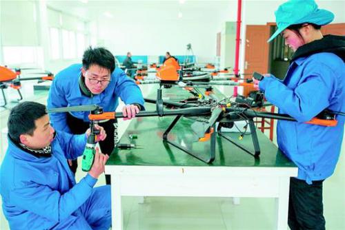 孝感产无人机投产 为我国植保无人机领域首个军民融合项目