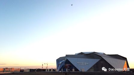 美国春晚上无人机连续飞行10小时，电视直播与安保一把抓！能做到的只有它了