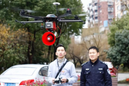 “双禁”宣传启用无人机