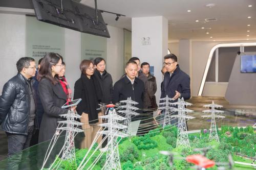 武汉市委常委、副市长李有祥一行莅临易瓦特考察调研