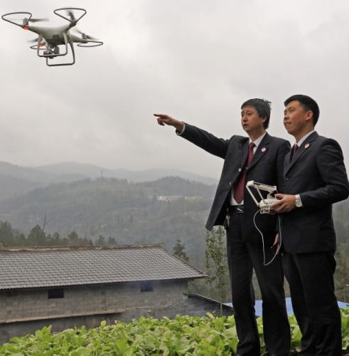 重庆武隆区：检察官利用无人机进行现场取证