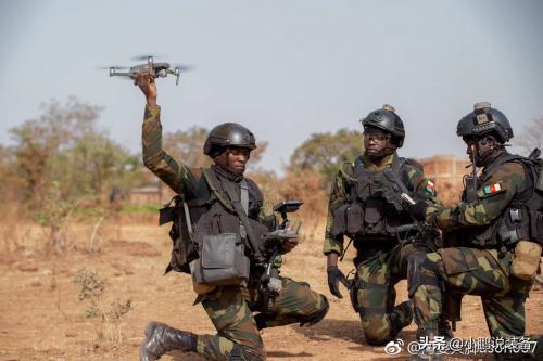 喀麦隆特种部队使用我国大疆无人机
