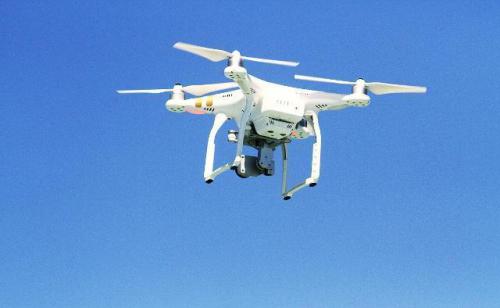 无人机执法引争议，无人机虽然用途广泛，适合执法使用吗？
