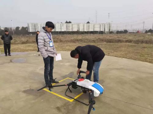 植保作业季来临，又一批新飞手加入翔农植保大家庭！