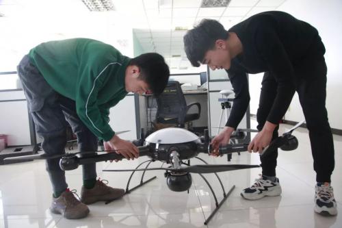 头上长“犄角”的无人机还有这技能！