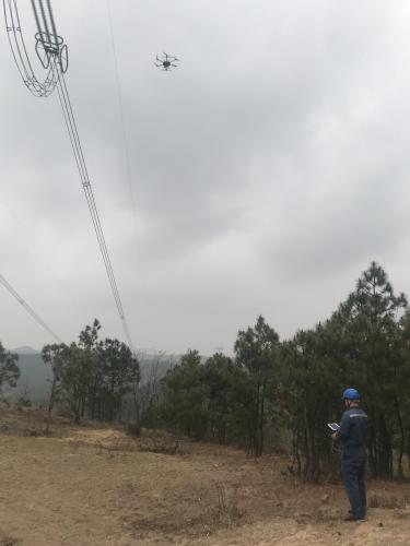 南网超高压曲靖局开展无人机红外测温专项作业