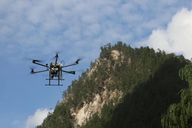 齐齐哈尔移动应急高空基站无人机首飞成功