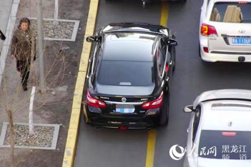 哈尔滨启用“无人机交警”助力智慧交通