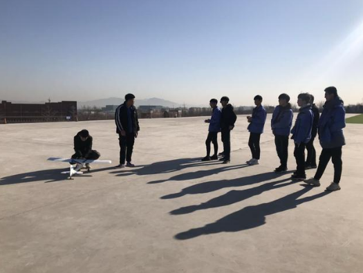 学生从“玩一玩”到有一技之长 来看一所技师学院的无人机科班探索