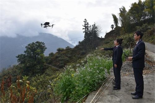 石棉县检察院：守护青山绿水 无人机助力公益诉讼