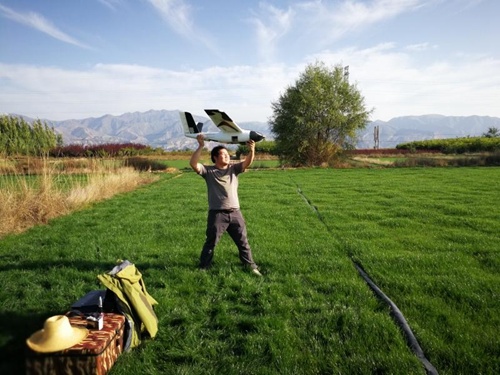 地质“第四件”火爆成都理工大学 地学类学生人人玩转无人机