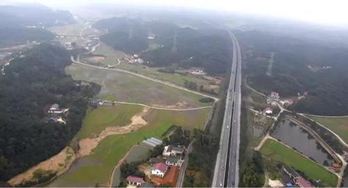 专用智能无人机在高速公路交警执法巡查的解决方案 