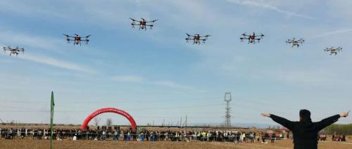 春耕一线：植保机奏出农业现代化新篇章