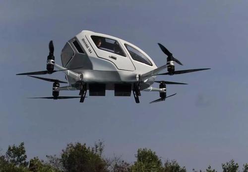 无人驾驶飞机在维也纳示范飞行中起飞