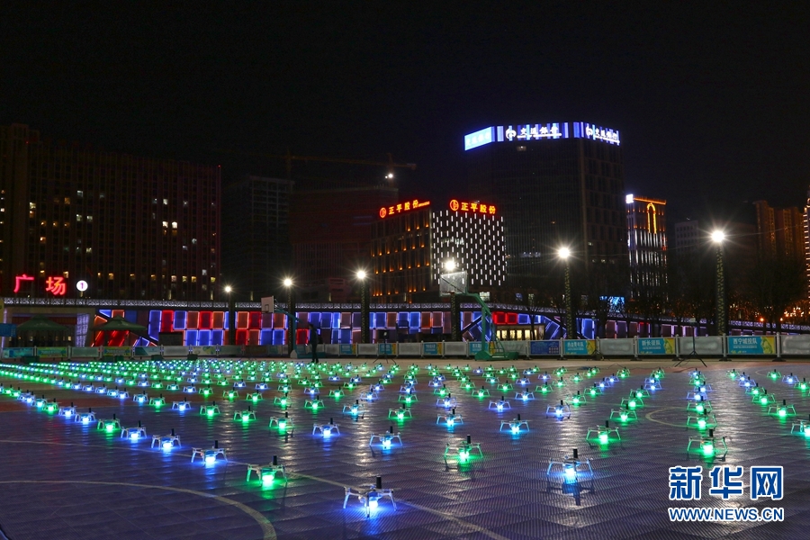 无人机灯光秀“点亮”夏都夜