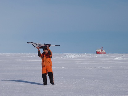 科学家首次利用无人机揭示海冰表面精细结构
