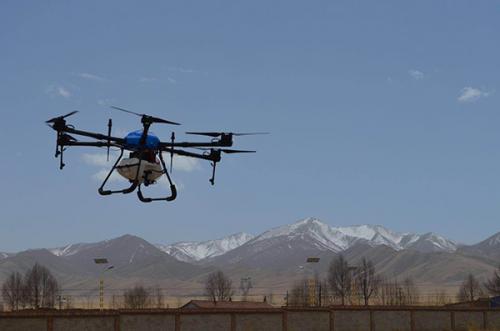 使用植保无人机喷药对农作物有什么好处？