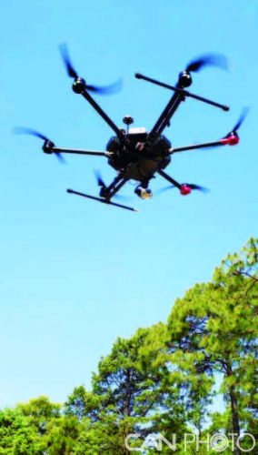 无人机助力森林防火 全程监控火灾