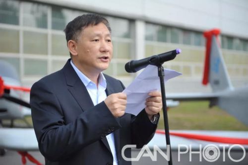 贵飞某型无人机完成首架维修总装交付 