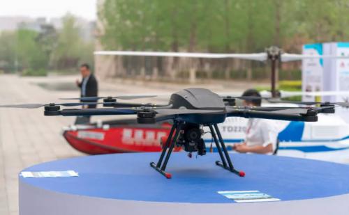 展会|“智造”硬科技升级新引擎 蜂巢航宇无人机放光彩