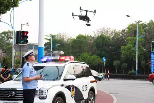 即日起 柳州交警启用无人机抓拍违法