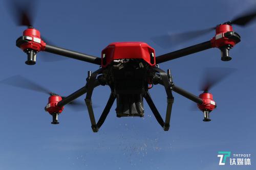 极飞发布智能播撒系统，首次在高海拔草原实现无人机智能化播种