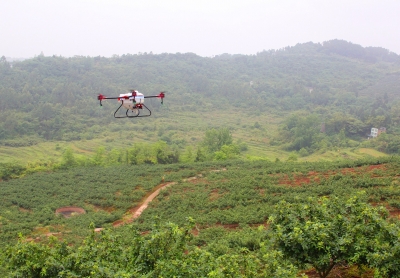 植保无人机4分钟可完成一亩地喷药作业