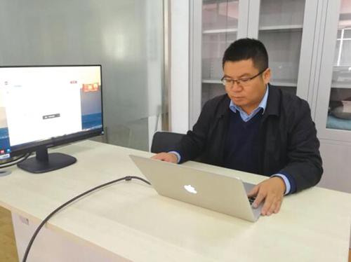 带队独立开发无人车人机交互系统