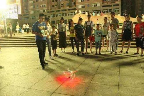 “拖拉机”上天之后，我觉得种地这事儿帅爆了！