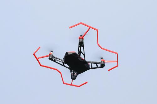 无人机还玩意念？抗风、可悬停的UDrone意念无人机套装 