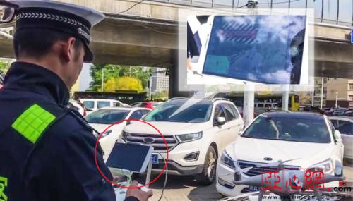 乌鲁木齐市交警用无人机高空引导车流