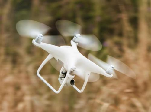 大疆创新发布精灵Phantom 4 Advanced无人机 售价8999元