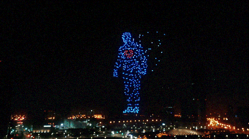 【奔跑吧智能天津】一飞500架次无人机集群3D穿越大戏，燃爆天津智能之夜