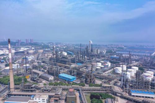 中韩石化、武汉石化运用无人机为火炬检测插上安全“翅膀”