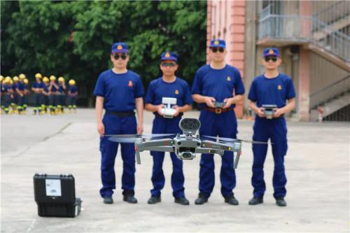 厉害了，消防员+无人机，开启“上帝视角”! 