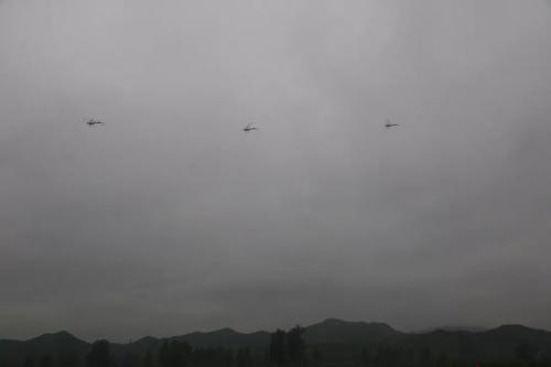 【硬核】北航无人直升机四机编队顺利完成，单机负载40公斤可飞2小时！