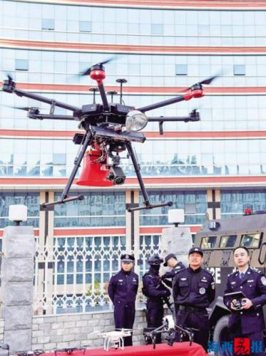 三架无人机“盯死”一窝赌徒 涉赌人动作看得清清楚楚