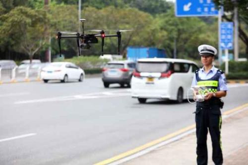 无人机巡防火车站周边