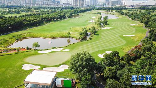 无人机探访军运会女子高尔夫球场地