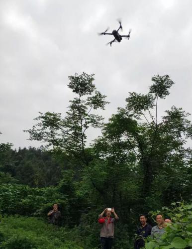 【整治污水偷排偷放专项行动】区生态环境局利用无人机 对污水偷排偷放点位进行空中巡查