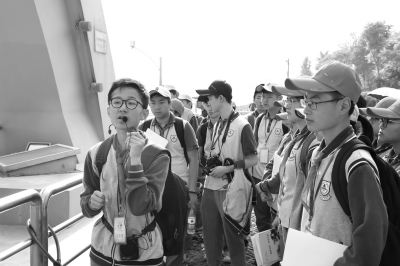 无人机“鹰眼”可透视 水下排污口莫乱排